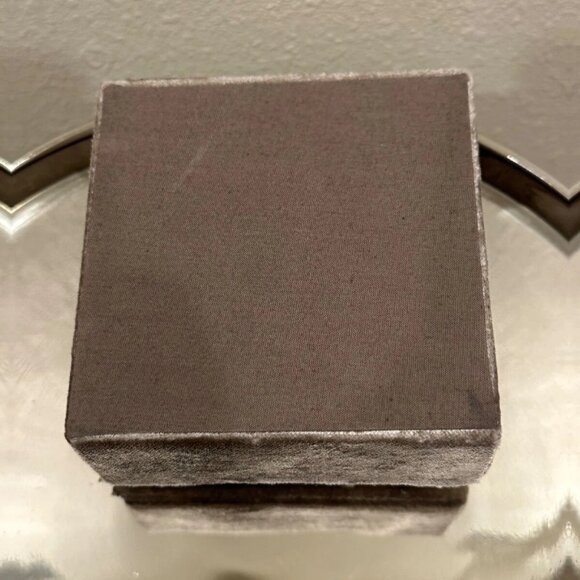 Grey Velvet Beaded and Embroidered Butterfly Floral Jewelry Box - Picture 4 of 4